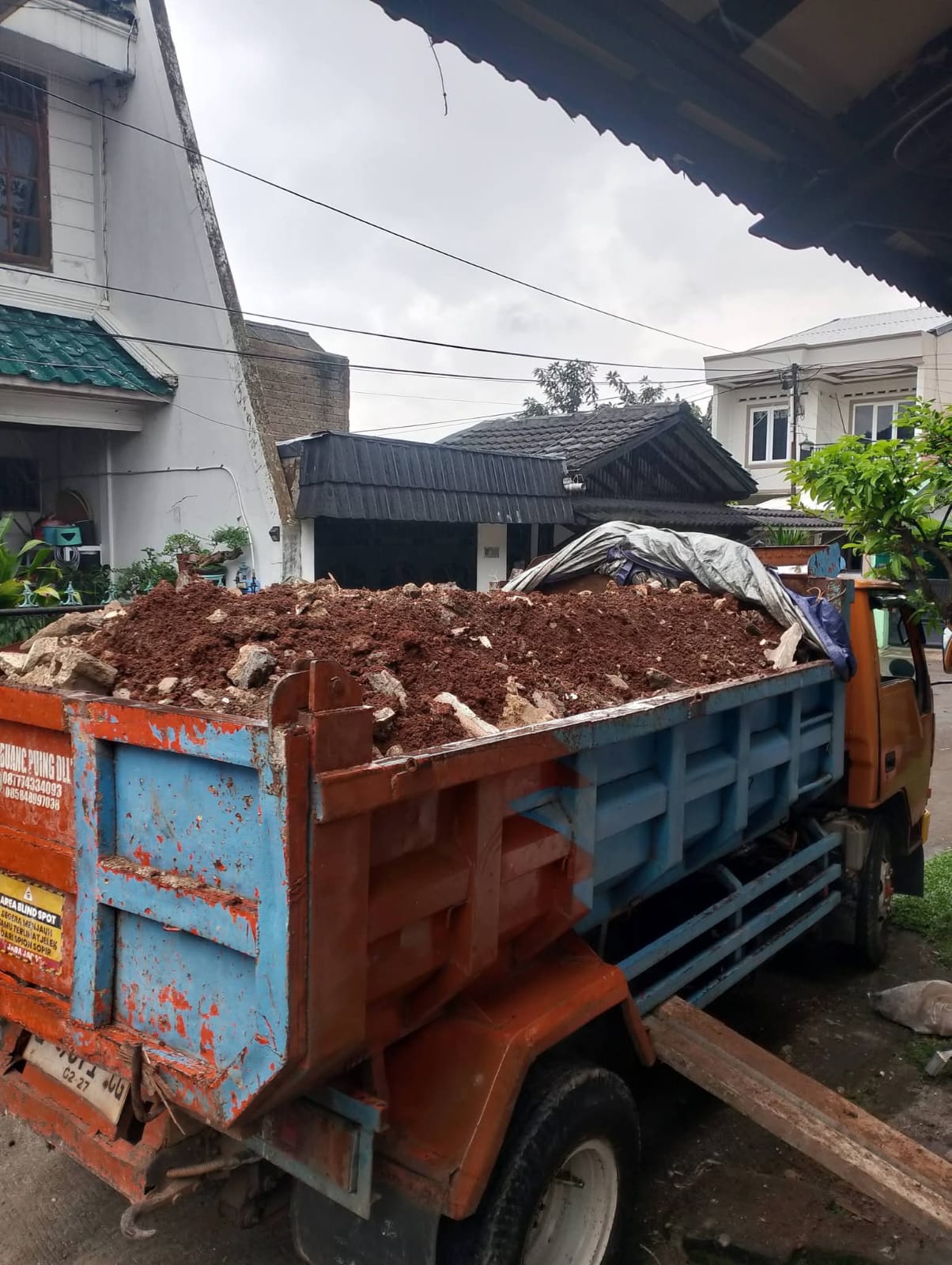Renovasi rumah di Depok